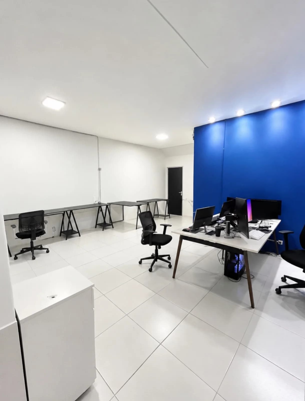 LOCAÇÃO: SALA COMERCIAL: 40,00M² PONTO CENTRAL - foto 4